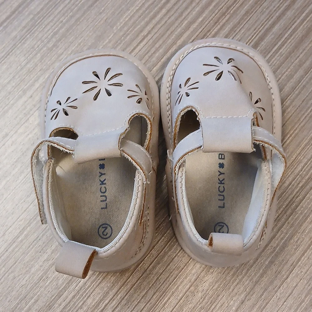 LUCKY BRAND Baby Moccasin Shoes SZ 2